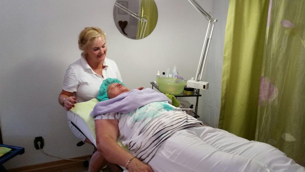 Martina`s Gästezimmer Erfurt Esterno foto